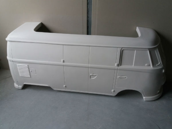 afbeelding van een polyester bus, bully, pickup bully, spijlbus,microbus, sambas, samba, panel,transporter, sambabus, model, schaalmodel,polyester bus, busje,gocart body, panelbus, pedal car, gocart, bus voor gocart, tot rod, cox, cox, combi, replica, panelbus, tot rod, kit car, hotrod,  go cart,  custom, car, toy box, pickup, pick-up