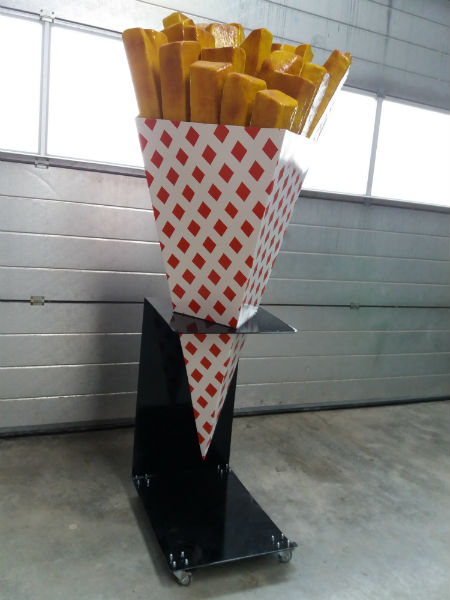 3D advertising object,chips bag, chip bag in fiberglass,cone bag,fries bag,fries bag in fiberglass, fiberglass bag for fries, french fries bag,fiberglass french fries,potato bag, potato statue, potato cone bag, fries in cone, restaurant decoration, thematisations, blow ups, props,movieprops, theming, 3D figures, decoration, themeparcs, themes, sculpture,restaurant decoration, restaurant publicity, eyecatcher, blow ups, prop