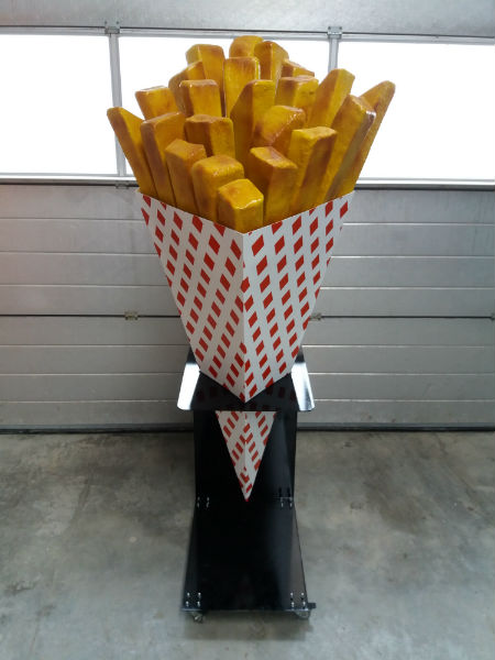 advertising object,chips bag, chip bag in fiberglass,cone bag,fries bag,fries bag in fiberglass, fiberglass bag for fries, french fries bag,fiberglass french fries,potato bag, potato statue, potato cone bag, fries in cone, restaurant decoration, thematisations, blow ups, props,movieprops, theming, 3D figures, decoration, themeparcs, themes, sculpture,restaurant decoration, restaurant publicity, eyecatcher, blow ups, prop