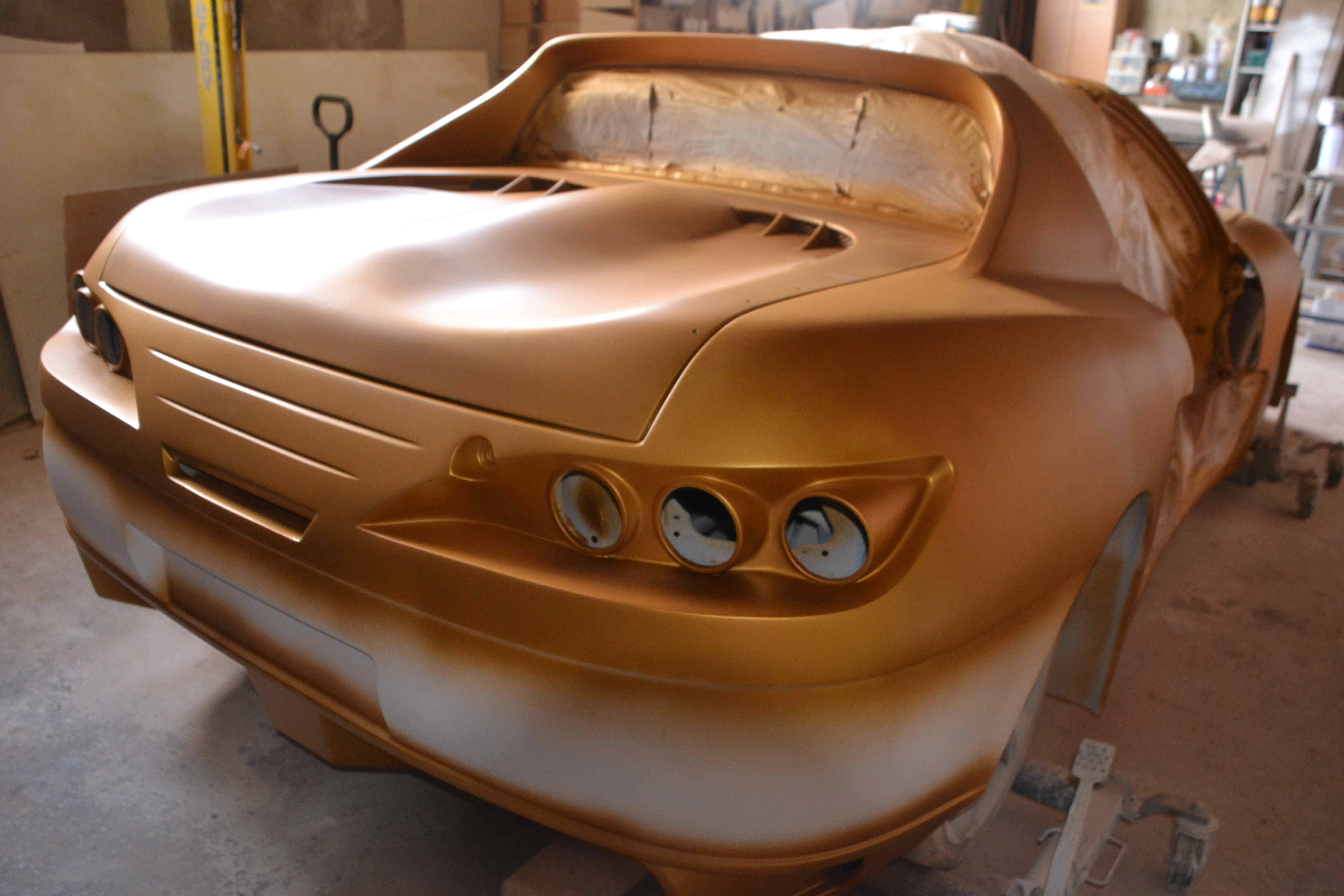 afbeelding van een tuning polyester project waarbij Honda CRX Delsol een nieuwe look krijgt, replica, CRX wide body, CRX kit car,replica op chassis, kitcar CRX, wide body