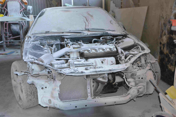 afbeelding van een tuning polyester project waarbij Honda CRX Delsol een nieuwe look krijgt,replica op chassis, kitcar CRX, wide body, tuning