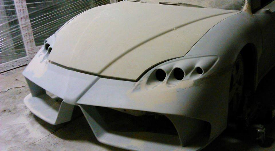 afbeelding van een tuning polyester project waarbij Honda CRX Delsol een nieuwe look krijgt, replica, CRX wide body, CRX kit car