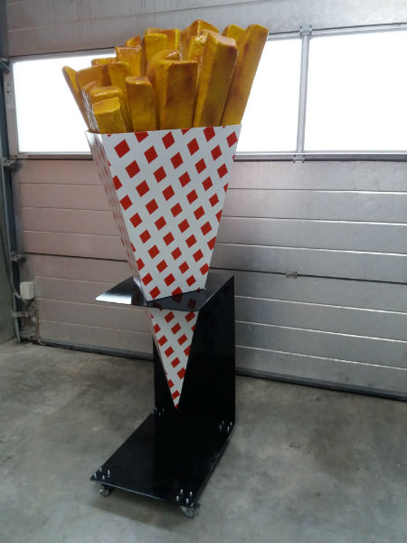 advertising object,chips bag, chip bag in fiberglass,cone bag,fries bag,fries bag in fiberglass, fiberglass bag for fries, french fries bag,fiberglass french fries,potato bag, potato statue, potato cone bag, fries in cone, restaurant decoration, thematisations, blow ups, props,movieprops, theming, 3D figures, decoration, themeparcs, themes, sculpture,restaurant decoration, restaurant publicity, eyecatcher, blow ups, prop